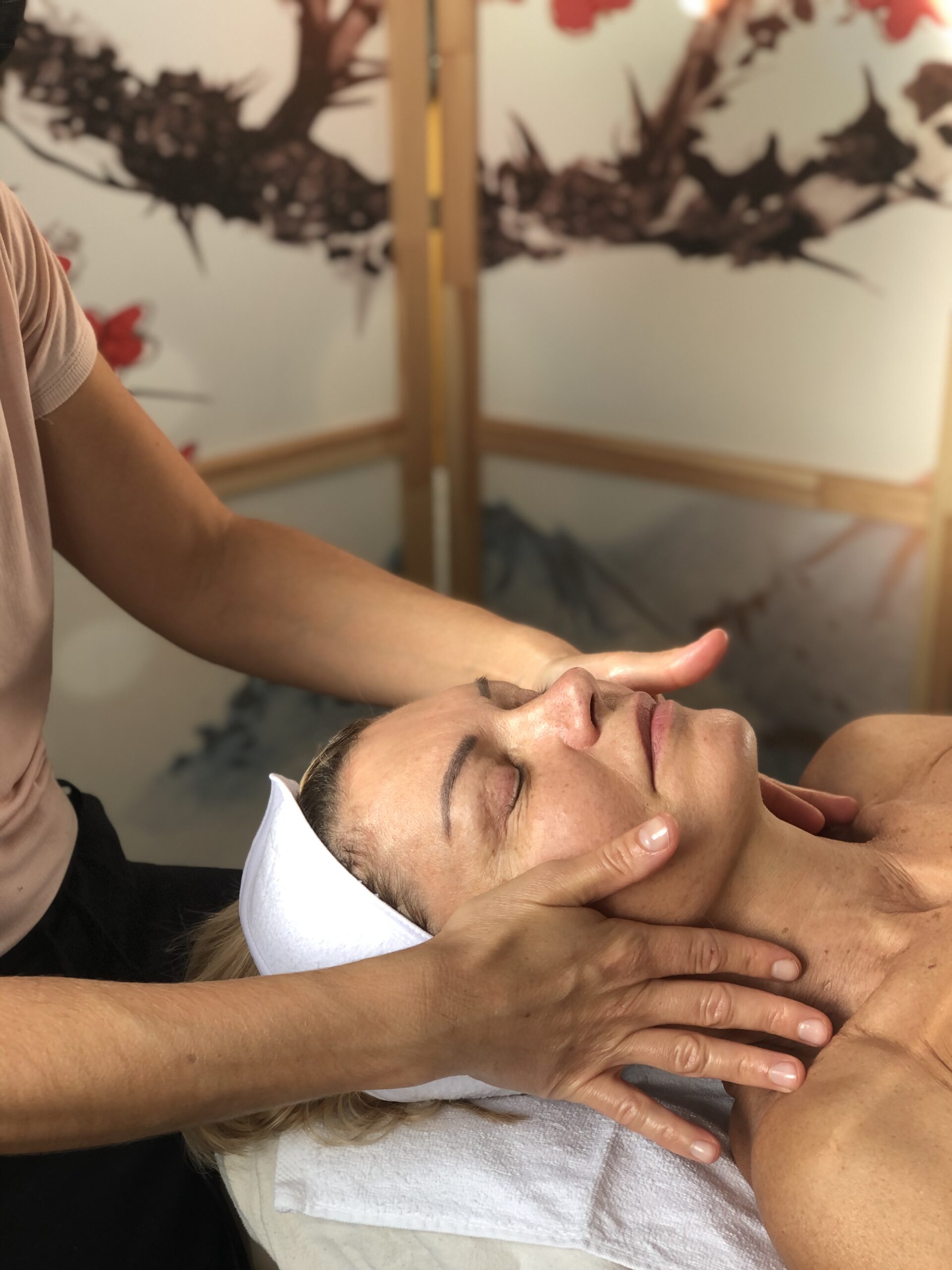 Soin et massage du visage japonais Kobido à Marcy l'Étoile.